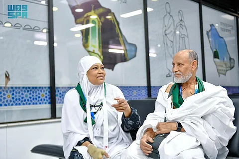 زوجان بنجلاديشيان.. رحلة من أمريكا إلى مكة المكرّمة لأداء "الحجة الأولى" عبر مبادرة طريق مكة
