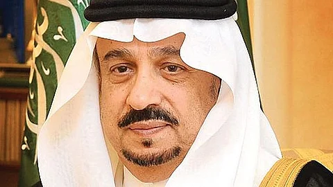 أمير الرياض يرعى حفل تخريج جامعة المجمعة ويدشن مستشفى الجامعة ومبنى "سيفال السعودية"