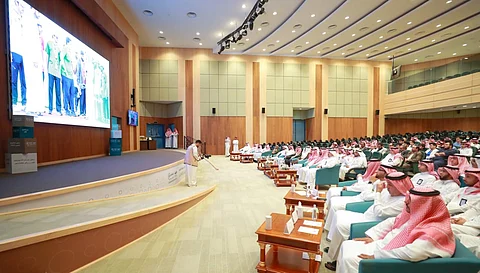 رئيس جامعة شقراء يرعى حفل ختام الأنشطة الطلابية.. ويفتتح معرض الملصقات العلمية والبحثية