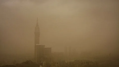 سرعتها 59 كلم/ساعة.. "الأرصاد": رياح شديدة السرعة على عدد من محافظات مكة المكرّمة