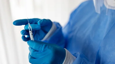لقاح "الحزام الناري" يذهل الأطباء.. دراسة : اللقاح يقدم حماية غير متوقعة للقلب والأوعية الدموية