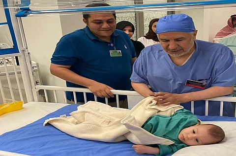 إنفاذاً لتوجيهات القيادة.. بدء عملية فصل التوأم الطفيلي المصري
