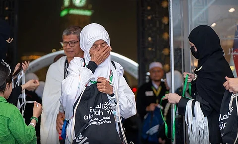 وصول أولى طلائع الحجاج إلى مكة والمدينة من ماليزيا وسط أجواء تنظيمية وإيمانية