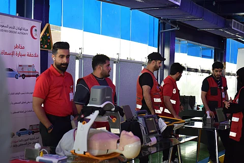 الهلال الأحمر يحتفي باليوم العالمي في الباحة بفعاليات توعوية وتطوعية