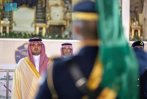 "عبدالعزيز بن سعود" يرعى تخريج 1935 طالبًا من كلية الملك فهد الأمنية بينهم أول دفعة ماجستير في الذكاء الاصطناعي