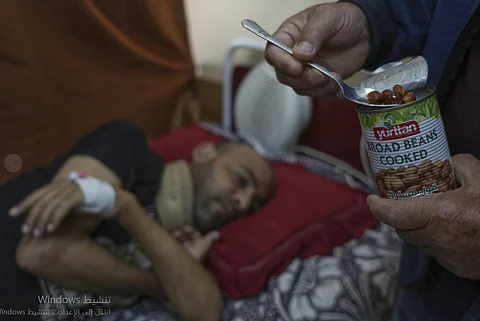 "أزمة غذائية حادة تهدد حياة المرضى".. الحصار الإسرائيلي يحول مستشفيات غزة لمأساة إنسانية