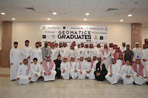 طلاب الجيوماتكس بـ"جامعة المؤسس" يقدمون حلولاً مبتكرة لدعم السياحة