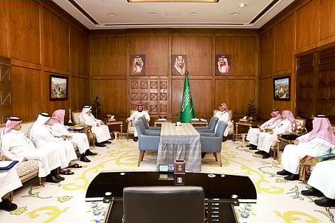 أمير عسير يشهد توقيع شراكة لدعم مرضى القلب بقيمة مليون ريال