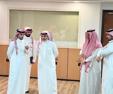 لتعزيز التنسيق المشترك... مدير طوارئ "البلديات" يزور أمانة جدة ويلتقي المختصين