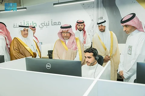 الرئيس التنفيذي لهيئة الطرق يتفقد مركز 938 لضمان خدمات آمنة لضيوف الرحمن
