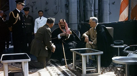 في السراء والضراء.. 8 عقود من زيارات الرؤساء الأمريكيين إلى السعودية