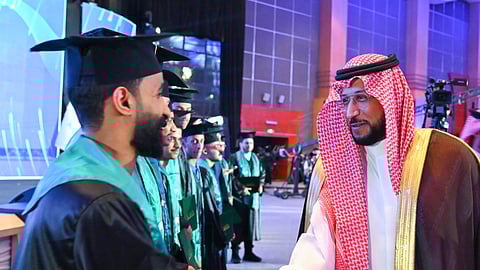 نائب أمير عسير يشرف حفل تخريج 6000 خريج من المنشآت التدريبية بالمنطقة