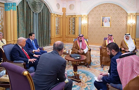 ولي العهد وترامب ورئيس سوريا يعقدون لقاءً حول مستقبل الأوضاع في سوريا