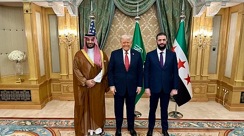 رسميًّا.. الخزانة الأمريكية تُعلن رفع العقوبات عن سوريا بعد استجابة الرئيس "ترامب" لطلب الأمير محمد بن سلمان