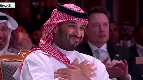 من قلب محمد بن سلمان إلى السوريين.. أيقونة الفرح الخالدة