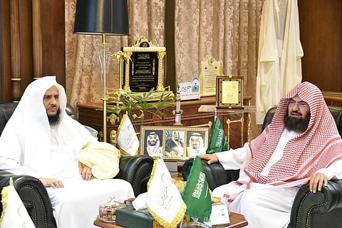 "السديس" يدشّن أكبر برنامج لتعظيم السُّنة وحفظها رواية ودراية بالمسجد النبوي ويثمّن جهود الشيخ المهنا