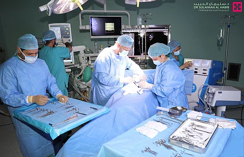 مستشفى الدكتور سليمان الحبيب بالخبر يستأصل "23" ورماً منتشراً بالغدد "الدرقية واللمفاوية"
