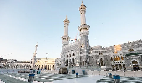 الهيئة العامة للعناية بشؤون الحرمين تدعو ضيوف الرحمن للحفاظ على نظافة المصليات وتجنُّب الجلوس في الممرات
