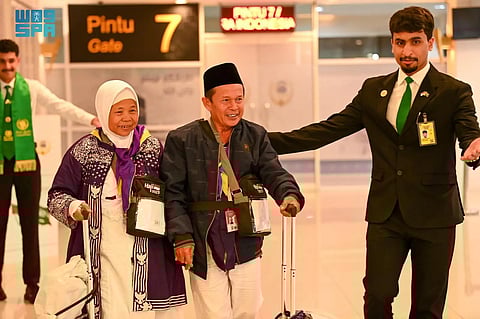 بعد 40 عاماً من الادخار.. "طريق مكة" تنقل ليجيمان وزوجته من إندونيسيا إلى المشاعر