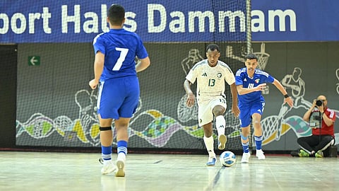 جانب من لقاء المنتخب السعودي لكرة قدم الصالات تحت 20 عاماً مع نظيره الكويتي