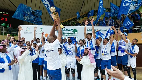 بالرغم من خسارته أمام الاتحاد في الجولة الختامية.. الهلال بطلاً للدوري الممتاز للكرة الطائرة