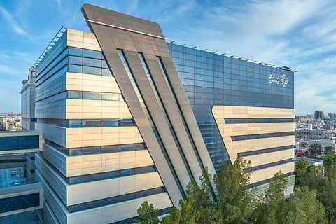 نجاح عملية دقيقة "بمستشفى المانع بالخبر" تُنهي معاناة سيدة من كسر وعدوى مزمنة في عظمة الفخذ