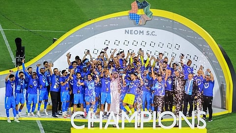 فريق نيوم الأول لكرة القدم  يتوج بلقب دوري يلو لأندية الدرجة الأولى