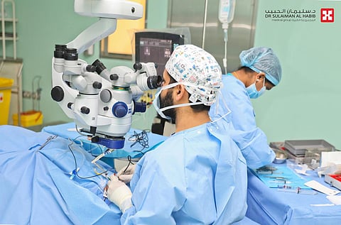 مستشفى الدكتور سليمان الحبيب بالصحافة ينجح في إنقاذ بصر "ستيني" أصيب بانفصال حاد بالشبكية بشكل مفاجئ