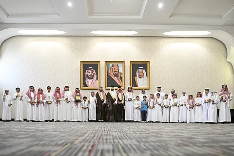 محافظ الطائف يُكرّم 52 طالبًا وطالبة من الموهوبين في برامج العلوم والتقنية