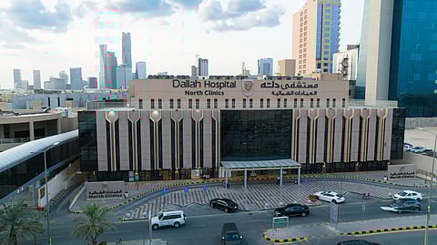 مستشفى دله النخيل يمنح طفلة رضيعة أملاً بحياة أفضل