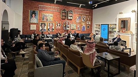 تستهدف زوّار المقاهي والمجتمع عامة .. مبادرة "الشريك الأدبي" تواصل تعزيز الحراك الثقافي