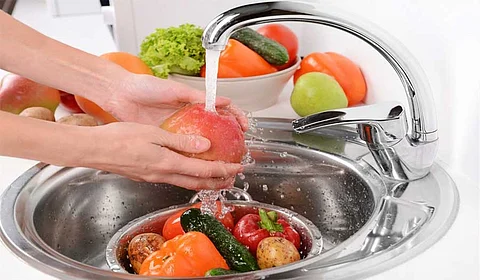 نصائح مهمة.. تعرّف على الطريقة الصحيحة لغسل الخضروات والفواكه