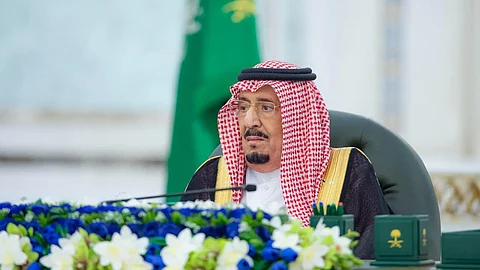 موجز "سبق" الأسبوعي: خادم الحرمين يستضيف 2300 حاج وحاجة.. وضغط خليجي يصيب مكتب نتنياهو بالتوتر