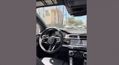 فيديو.. "المسند" يستعرض سيناريو مستقبلياً مع سيارات "القيادة الذاتية": "تجلس بهدوء وتصل بسلام"