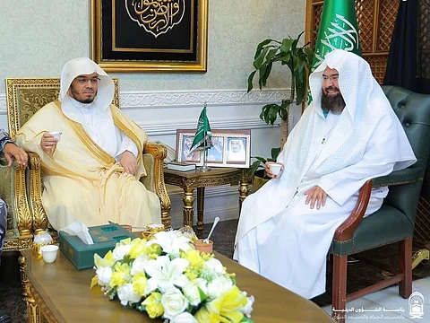 السديس: الحرمان منبع الهدايات.. وتحصين الفكر صمام الأمان للمجتمعات