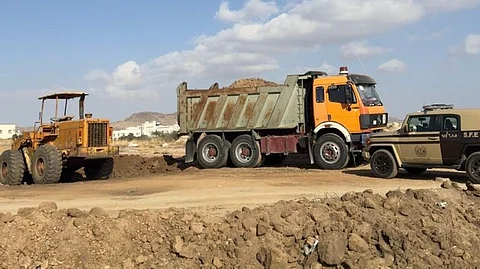 "الأمن البيئي" تضبط مواطنين خالفا نظام البيئة لاستغلال الرواسب في عسير