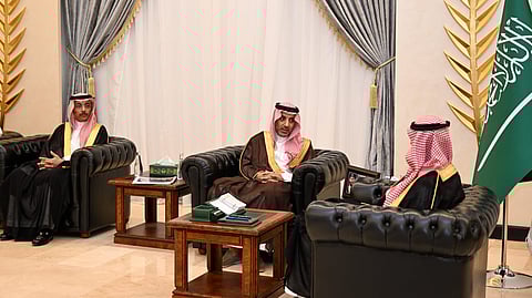 محافظ الطائف يبحث مع "البلديات" الجوانب القانونية والخدمية لتعزيز جودة الحياة