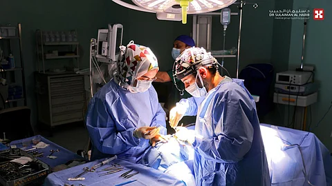 مستشفى الدكتور سليمان الحبيب بالخبر ينجح في استئصال غدة درقية متضخمة متمددة لعمق الصدر