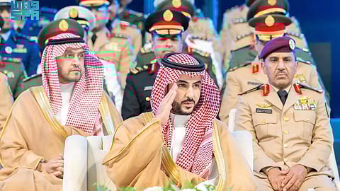 الأمير خالد بن سلمان يرعى حفل تخريج دارسي جامعة الدفاع الوطني بوزارة الدفاع