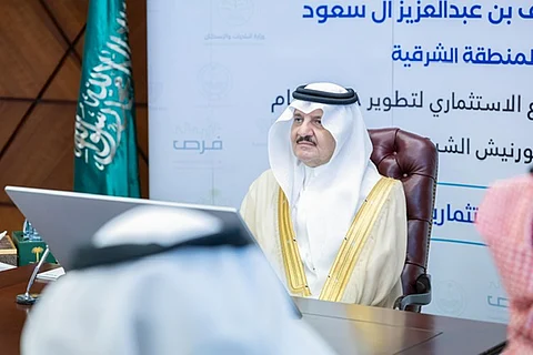 أمير الشرقية يطّلع على المشروع الاستثماري لتطوير خور الدمام بالكورنيش الشرقي