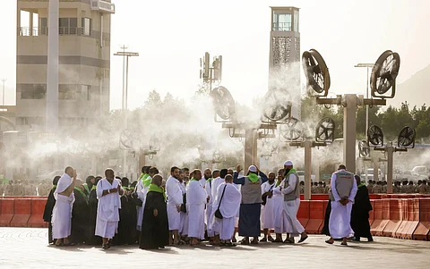 بصورة وتعليق: "الجارديان" البريطانية توثق الجهود والتسهيلات السعودية لضيوف الرحمن