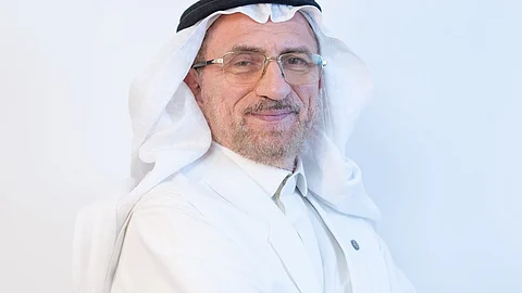 طبيب الروماتيزم وهشاشة العظام ضياء حسين