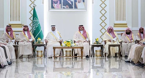 "السديس" يشيد بدور رجال الأمن ويطالب ضيوف الرحمن بالتعاون معهم والتقيد بالتعليمات