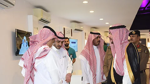 محافظ الطائف يطّلع على تقنيات "سدايا" وحلولها الذكية