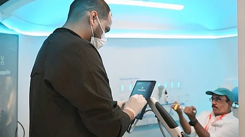 "طابة وطِبابا" تستكملان مهامهما النوعية في تقديم الرعاية الصحية لضيوف الرحمن بالمدينة المنورة