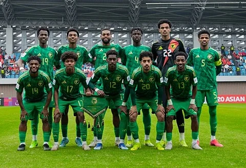 وصول منتخب شباب السعودية إلى مصر للمشاركة في بطولة خوفو الدولية