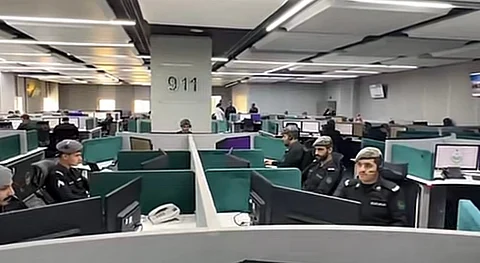 911 يستقبل أكثر من 105 آلاف اتصال في يوم واحد.. سرعة استجابة وكفاءة تشغيلية عالية