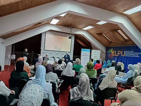 الندوة العالمية تختتم ملتقى المرأة في البوسنة والهرسك بمشاركة واسعة ونقاشات نوعية