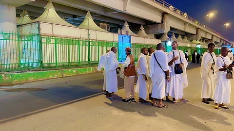 "سبق" ترصد جهود كشافة تعليم الطائف في المشاعر.. "سقيا" و"ترجمة" و"خرائط" لخدمة الحجاج