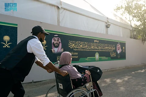 ضيوف برنامج خادم الحرمين الشريفين في عرفات.. خدمات متواصلة ورعاية شاملة